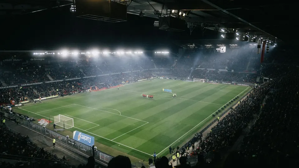 مشاهدة الدوري الإيطالي على شاشتك بجودة عالية — دليل ليلة المباراة